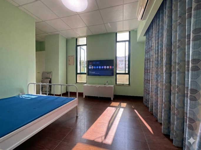 【苓雅區｜市政府/文化中心】電梯透天 / 55吋4K聯網 / 恆溫衛浴（第1張）