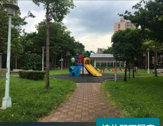 一樓進市場很方便，附近有公園停車場。（第2張）