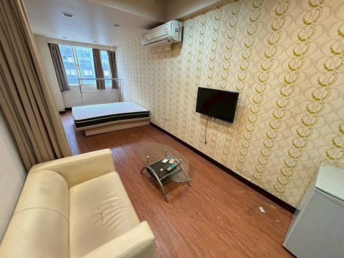 複製-★捷運中山國小,陽台,收垃圾,電梯,租補★ - Image 1