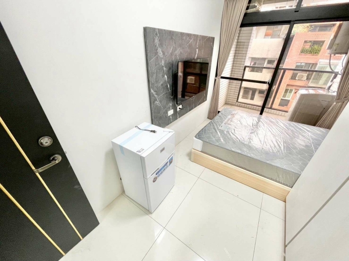 陽台獨洗🍀雙租屋補助🍀電梯🍀子母車🍀機車位🍀可戶籍🍀可報稅🍀飲水機（第1張）