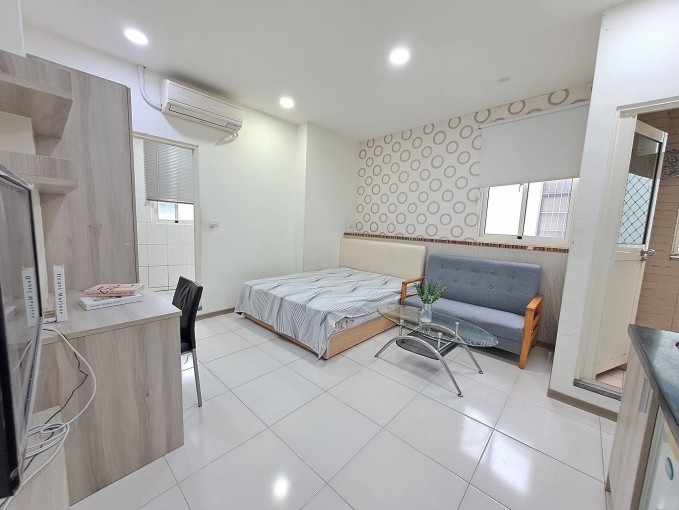 可租補*類一房一廳*流理台*陽台*衛浴開窗*室內機車位*子母車（第2張）