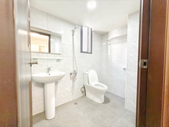 北區衛浴開窗採光通風曉明女中整棟新蓋可租補多間可選陽台獨洗曬流理台雙層冰箱變頻冷氣電梯套房（第7張）