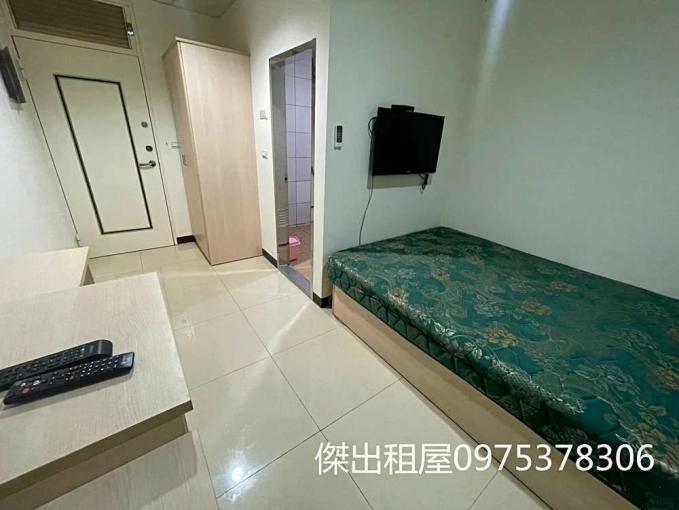 傑出租屋/夜市藝文稀有低樓層,半年約 - Image 1