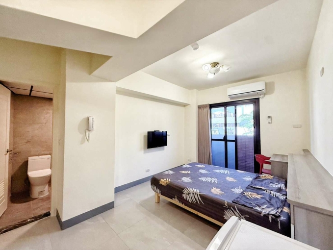 東區採光通風可租補嚴選房客全新整理未住傢俱電滿配自助洗陽台獨曬系統櫃收納多間可選電梯套房（第1張）