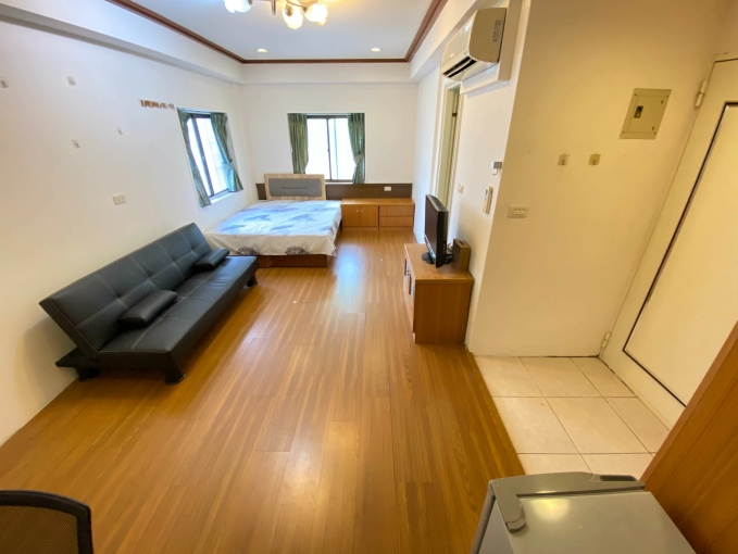 法院前❤️短租首選🎈喵嗚✨木質感 - Image 2