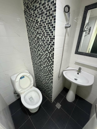 宇你相見💖鄰近柳川水岸景觀步道💖 第二市場 中華夜市 台中醫院 師範教育大學 中國醫藥學院 台灣大道公車站（第17張）