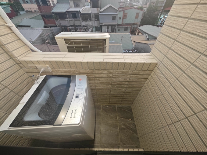 ❤️全新高檔裝潢電梯套房/近中華夜市、一中商圈、中友百貨/獨洗獨曬/可雙租補/子母車❤️🔥 - Image 9