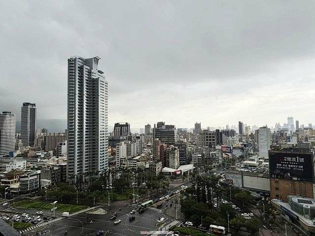 中央公園捷運站丨民生1號院二房車位大樓出租丨含管(第14張)