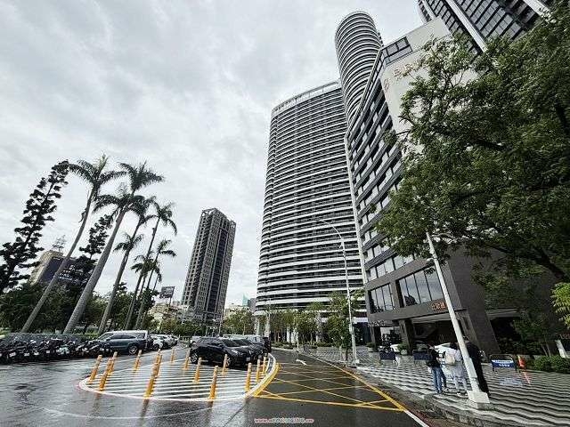 中央公園捷運站丨民生1號院二房車位大樓出租丨含管(第15張)