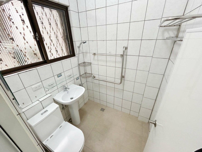 全新一層一戶❤️可雙租補✨陽台獨洗✨雨遮機車位✨衛浴開窗(第12張)