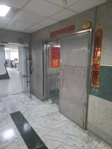 勞工公園獅甲捷運站旁辦公大樓（第1張）