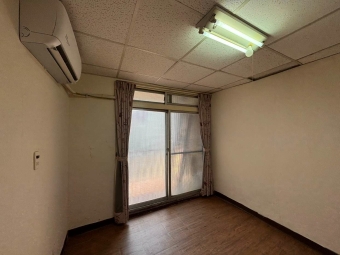 🌹水湳市場3房5樓公寓🌹一卡皮箱入住，免仲免管台水台電繳費，這麼好康快來租（第4張）