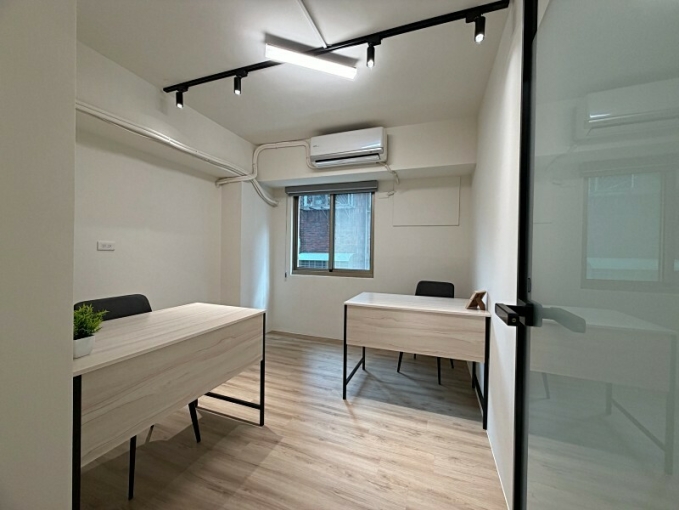 微風廣場黃金門牌辦公室/電梯管理/代收包裹（第10張）