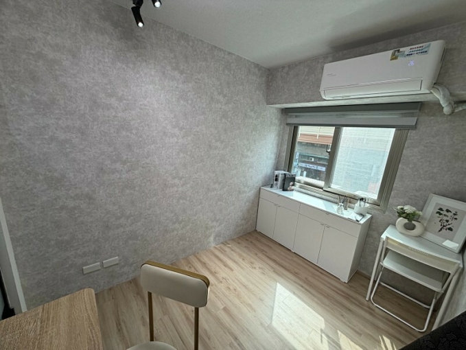 微風廣場黃金門牌辦公室/電梯管理/代收包裹（第2張）