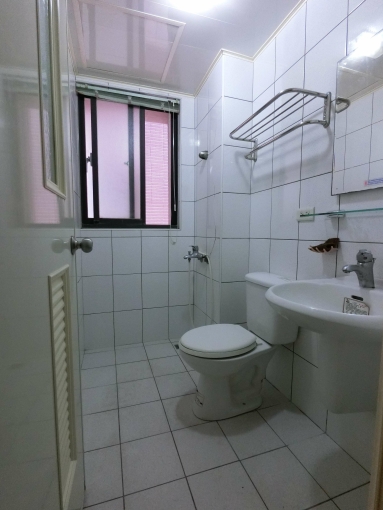 中台科大❤室內機車位✔可租補（第8張）