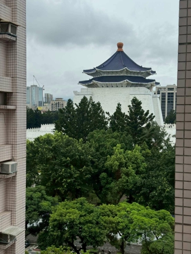 中正區.捷運東門站.可租補.電梯大樓.平坡車位可租.舒適大空間三房二廳（第1張）