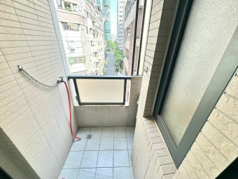 精誠路❤租補✔室內機車位（第11張）