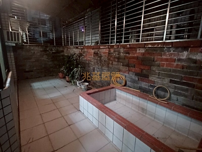 兆基社會住宅🏠⛳️~深坑鬧區~稀有乾淨一樓三房~⛳️（第9張）