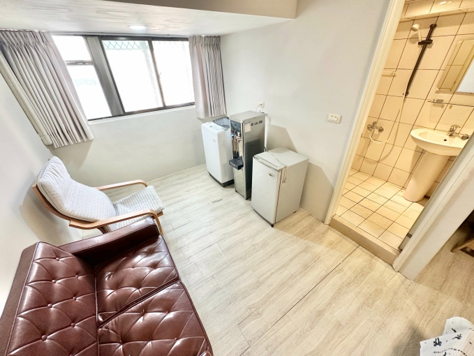 🧡請加賴🧡電梯美屋🧡租屋補助🧡台水台電🧡獨洗凸窗🧡秒殺物件🧡（第10張）