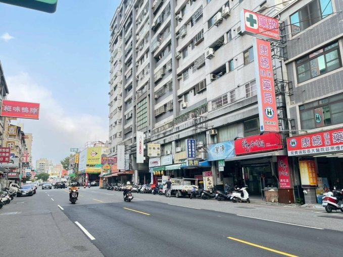 正南屯路透店1~3樓出租（第1張）