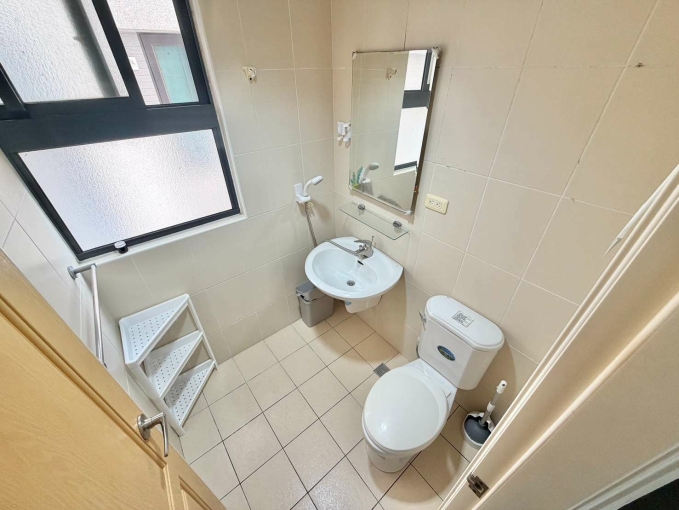 🌳漂亮白色建築💖電梯🏠大間✨陽台獨洗✔️需季繳💖（第5張）