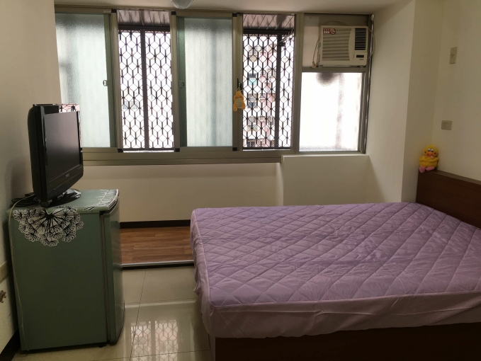 Sogo海華天晟工業區警衛採光大套房 自租免仲無補 - Image 1