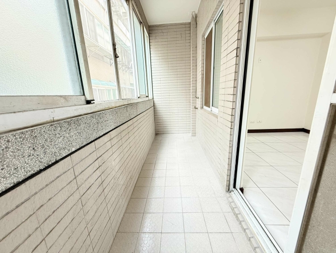 大明高中對面 臨12米路~透店大四房、可租補、可寵 - Image 6