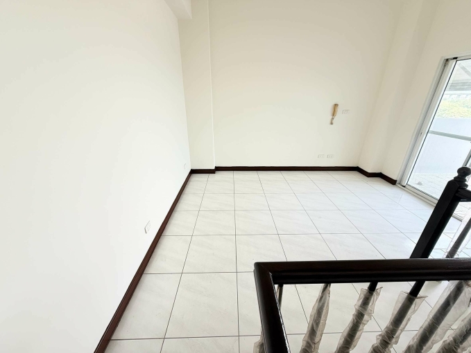 大明高中對面 臨12米路~透店大四房、可租補、可寵 - Image 12