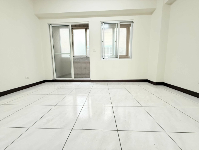 大明高中對面 臨12米路~透店大四房、可租補、可寵 - Image 7