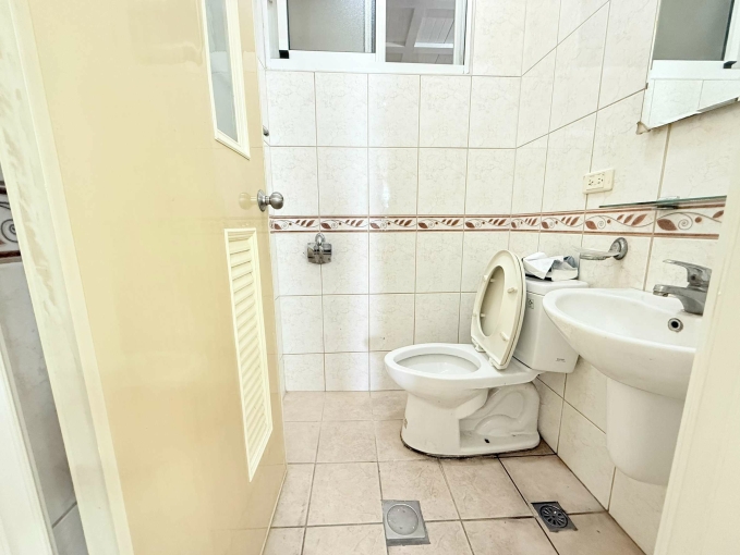 大明高中對面 臨12米路~透店大四房、可租補、可寵 - Image 8