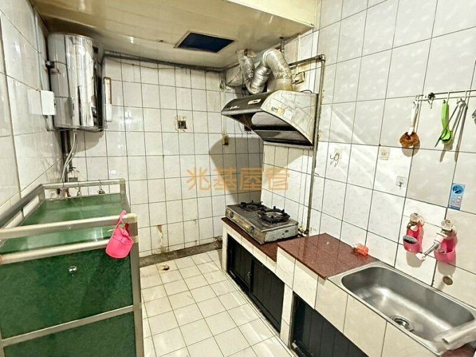 兆基社會住宅🏠延平街✅古色古香✅低樓層大陽台3房1廳1衛✅（第6張）