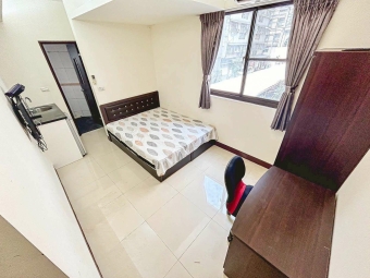 陽台獨洗✨電梯套房✨流理臺⚡人頭雙租補✨室內機車位（第4張）