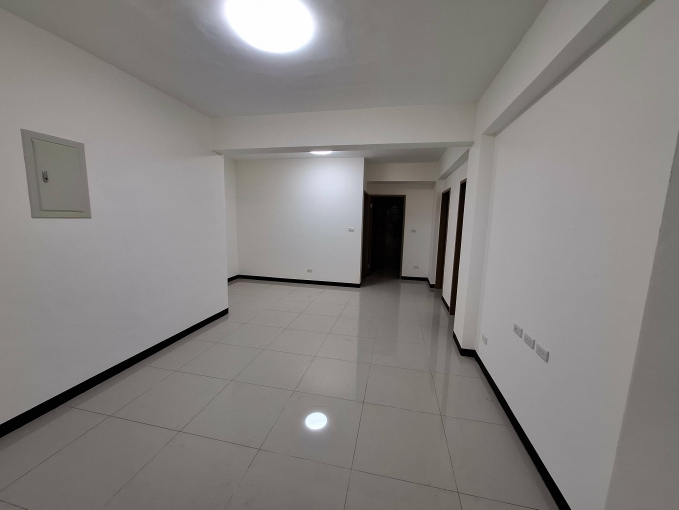 莊敬路全新裝潢，稀有面寬1樓可停車，近捷運交通及生活機能方便 - Image 4