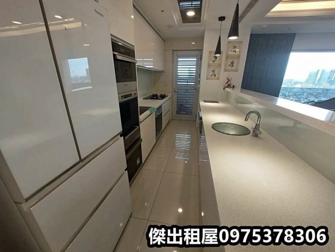 傑出租屋/站前高風景,知名優質豪宅!! - Image 11