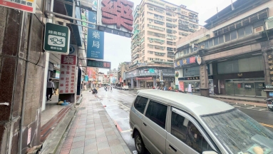 學府路現成飲料店面（第8張）
