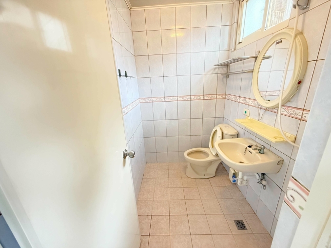 東海陽台獨洗曬🌈可租補🍏室內機車位（第10張）