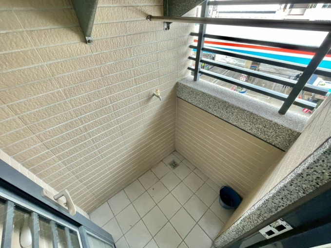 🔥霧峰秒殺電梯🔥陽台可獨洗🔥飲水機🔥乾溼分離（第3張）