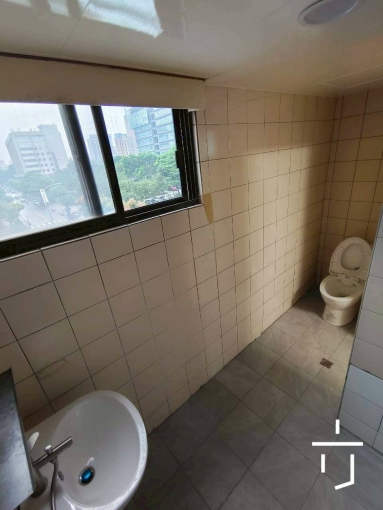 限女性台中西區搶手物件,靠近審計新村教育大學大套房197.A套房出租/內推陽台/大套房可曬衣/限女性/一方生活 - Image 4