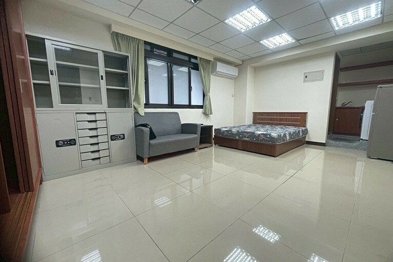傑出租屋/藝文社區電梯,乾溼分離,洗脫烘,流理臺!（第1張）