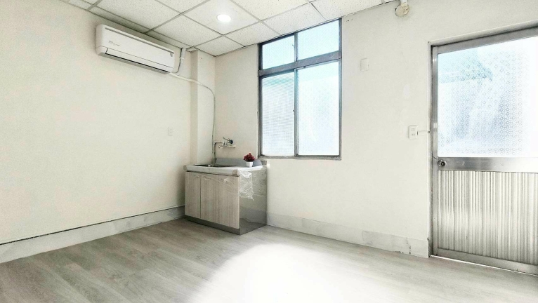 超便宜秒殺2房🔥全新裝修中👍台電包水🐈可貓可雙租補👍近水湳(第7張)