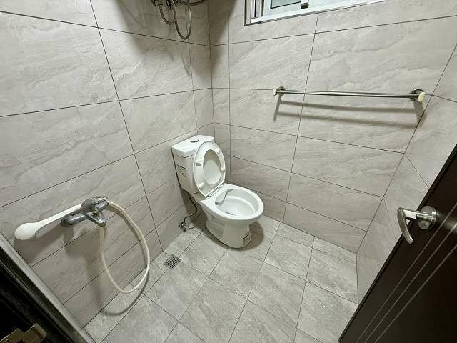 💞大象租屋💞近SOGO.威尼斯影城旁.漂亮網路大套房.附傢俱.家電.有陽台（第7張）