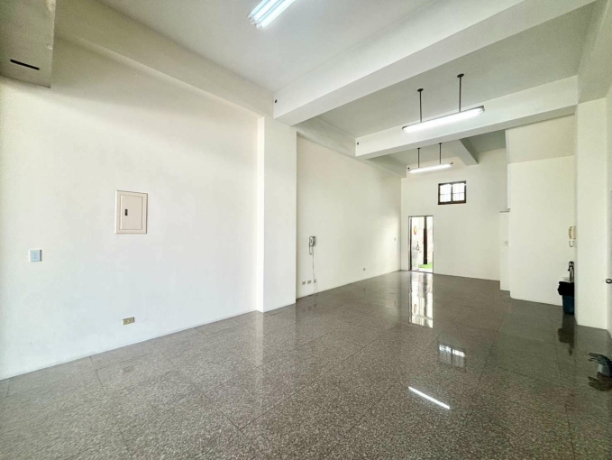 LaLaport🍀新時代🍀秀泰🍀門前可停雙車🍀可辦公美業（第2張）