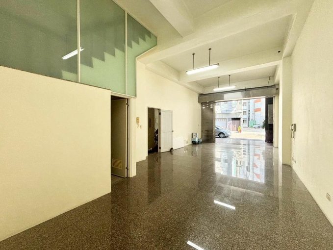 LaLaport🍀新時代🍀秀泰🍀門前可停雙車🍀可辦公美業（第3張）