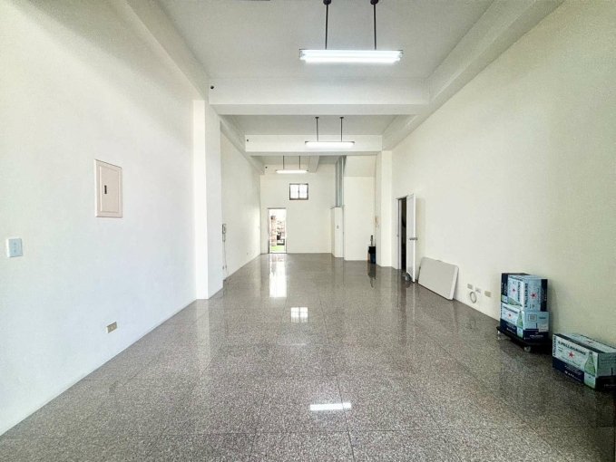 LaLaport🍀新時代🍀秀泰🍀門前可停雙車🍀可辦公美業（第1張）