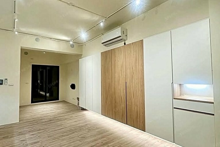 近新豐火車站/屋齡超新/高樓層稀有大兩房雙衛浴/系統收納櫃（第1張）