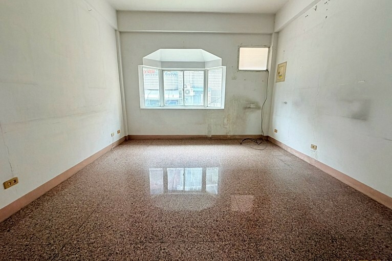 兆基社會住宅🏠可租補可入籍🏠整層大車庫透天🚗(第5張)