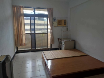 台中市東區超大雅房超大落地窗獨立陽台.一層二間共用一衛浴適合讀書考試環境乾淨清幽安靜 - Image 18