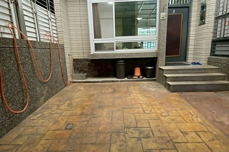 兆基🏡鄰埤角市場車庫別墅(事故屋)（第3張）