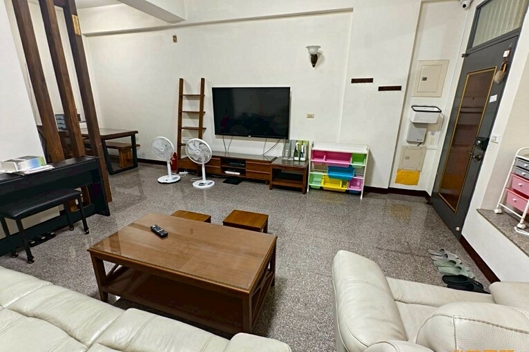 兆基🏡鄰埤角市場車庫別墅(事故屋)（第2張）