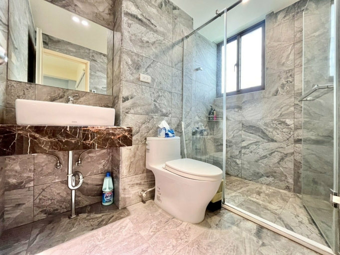 凱屋良緣💖整棟透天出租✨台電台水🌈5房1廳4衛3陽台（第12張）